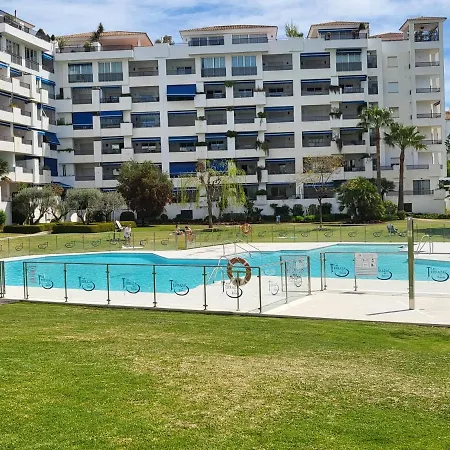Luxurious In Puerto Banus 아파트 *