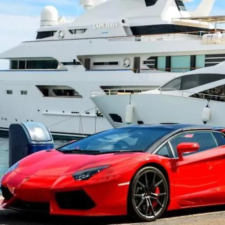 Luxurious In Puerto Banus 아파트 *