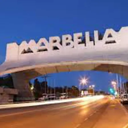 Luxurious In Puerto Banus 아파트