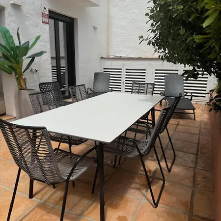 Luxurious In Puerto Banus 마르베야