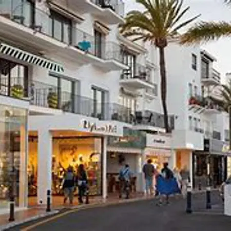 Luxurious In Puerto Banus Apartment *