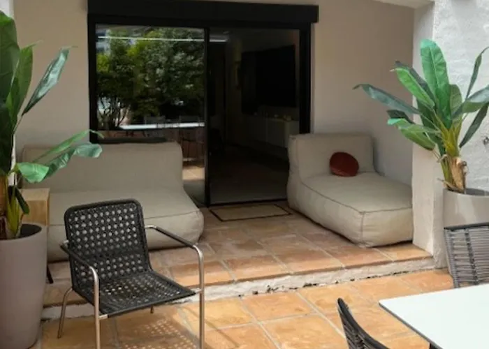 Luxurious In Puerto Banus شقة